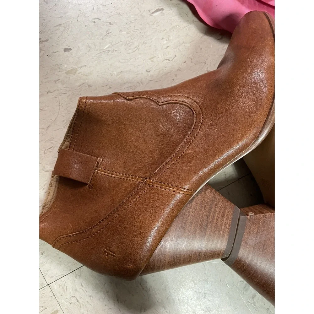 FRYE‎ Women's Sz 9.5M Reina Cognac Leather Western Ankle Bootie Festival Concert
